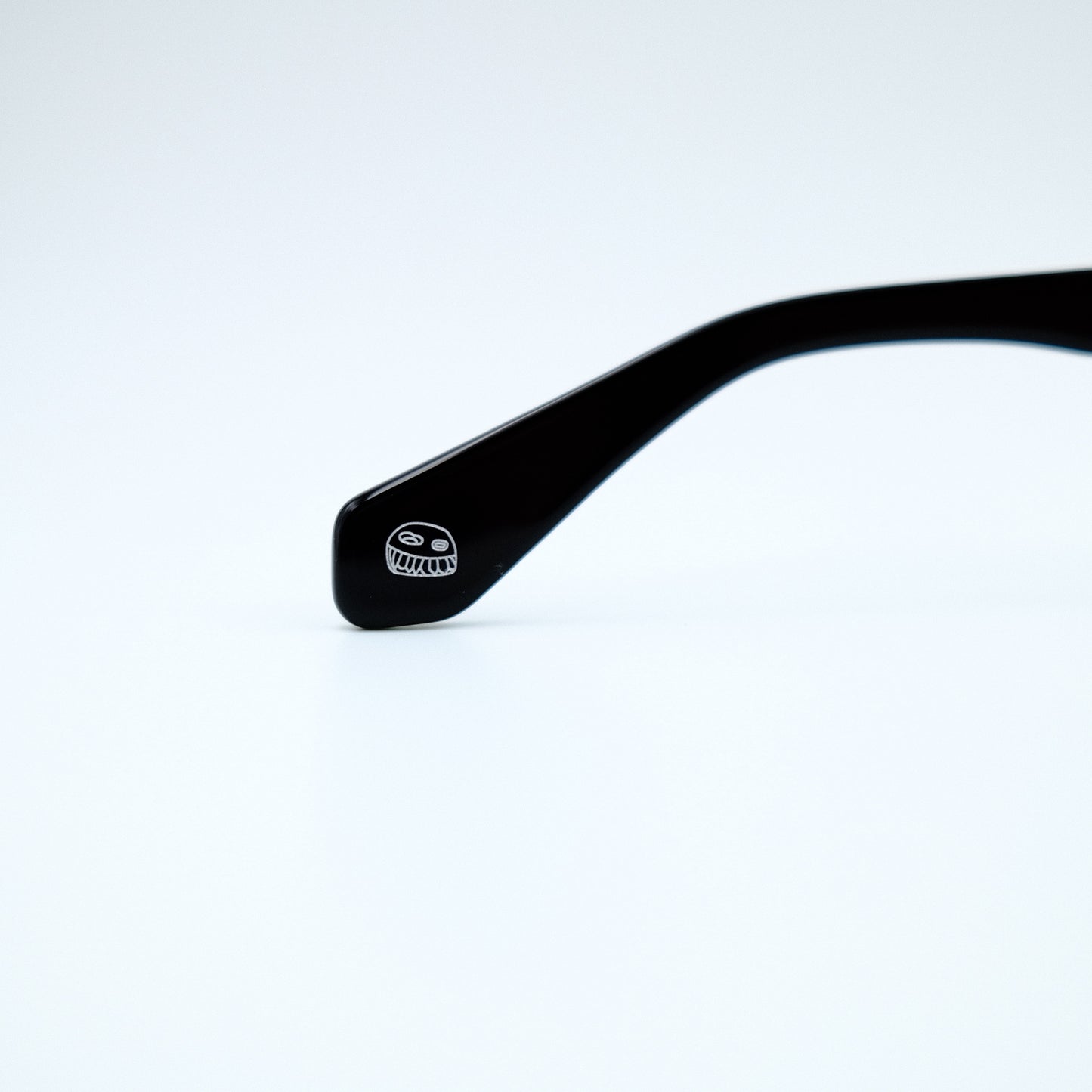 No.3 black