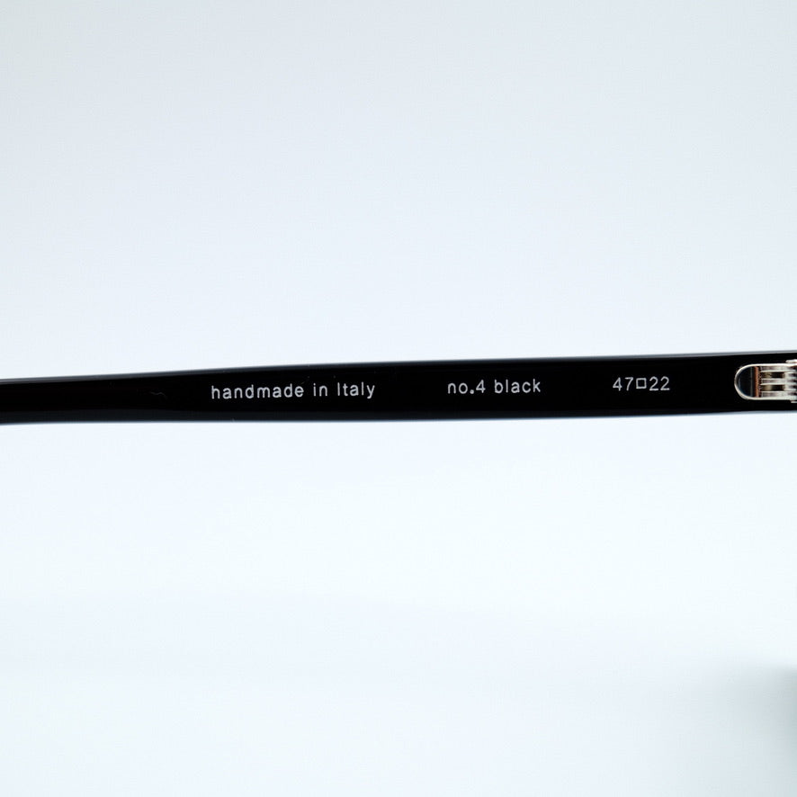 No.4 black