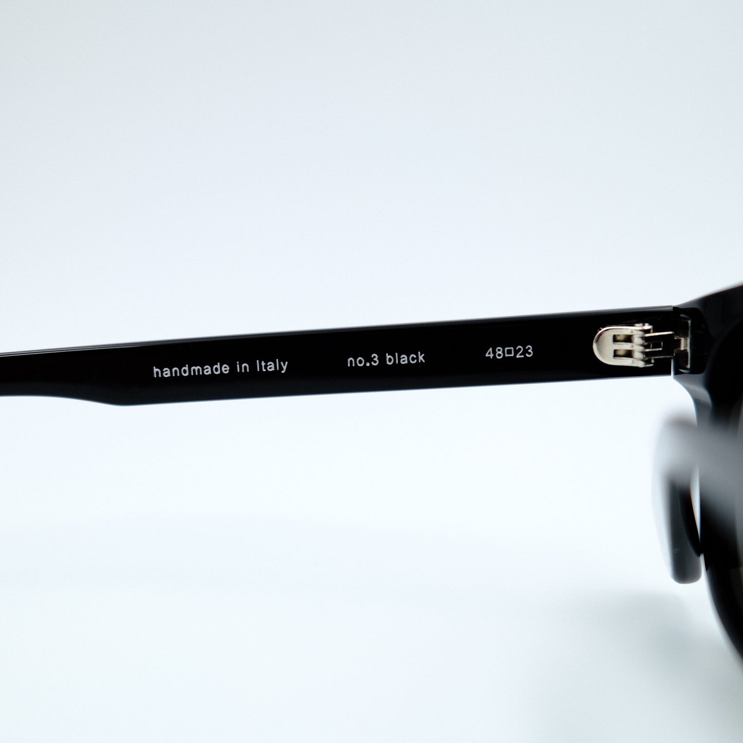 No.3 black
