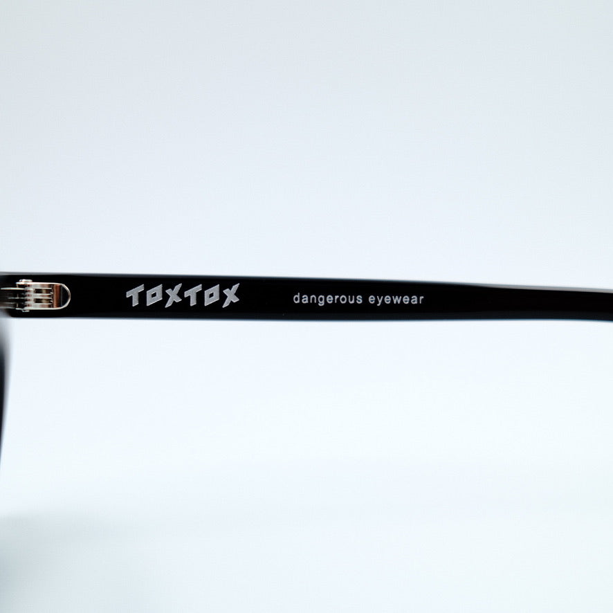 No.4 black