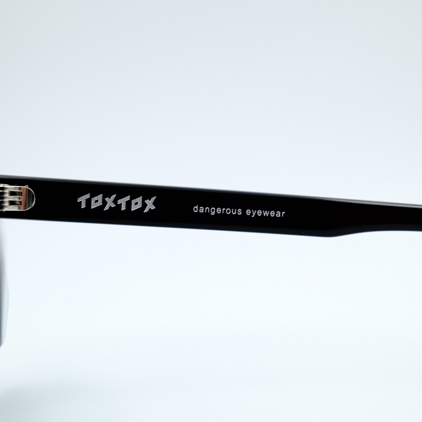 No.3 black