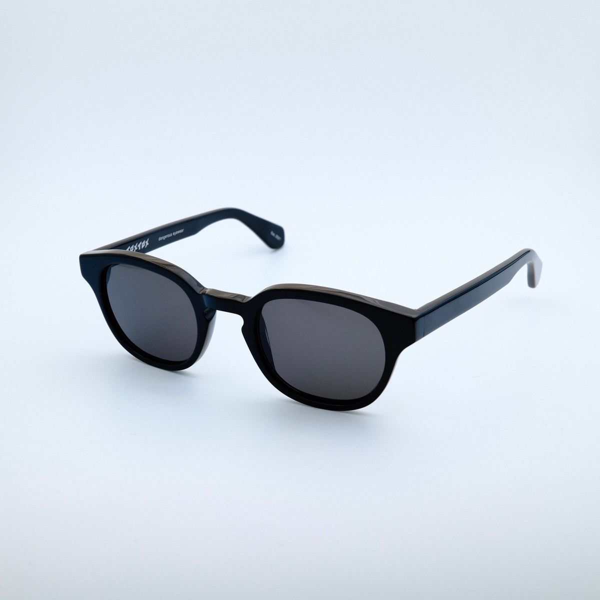 No.3 black