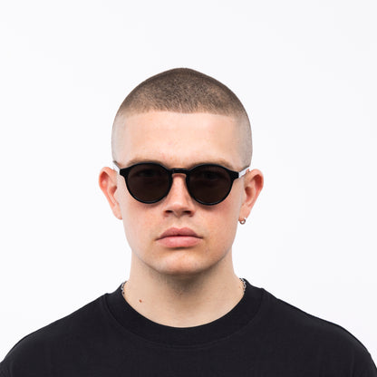 No.4 black