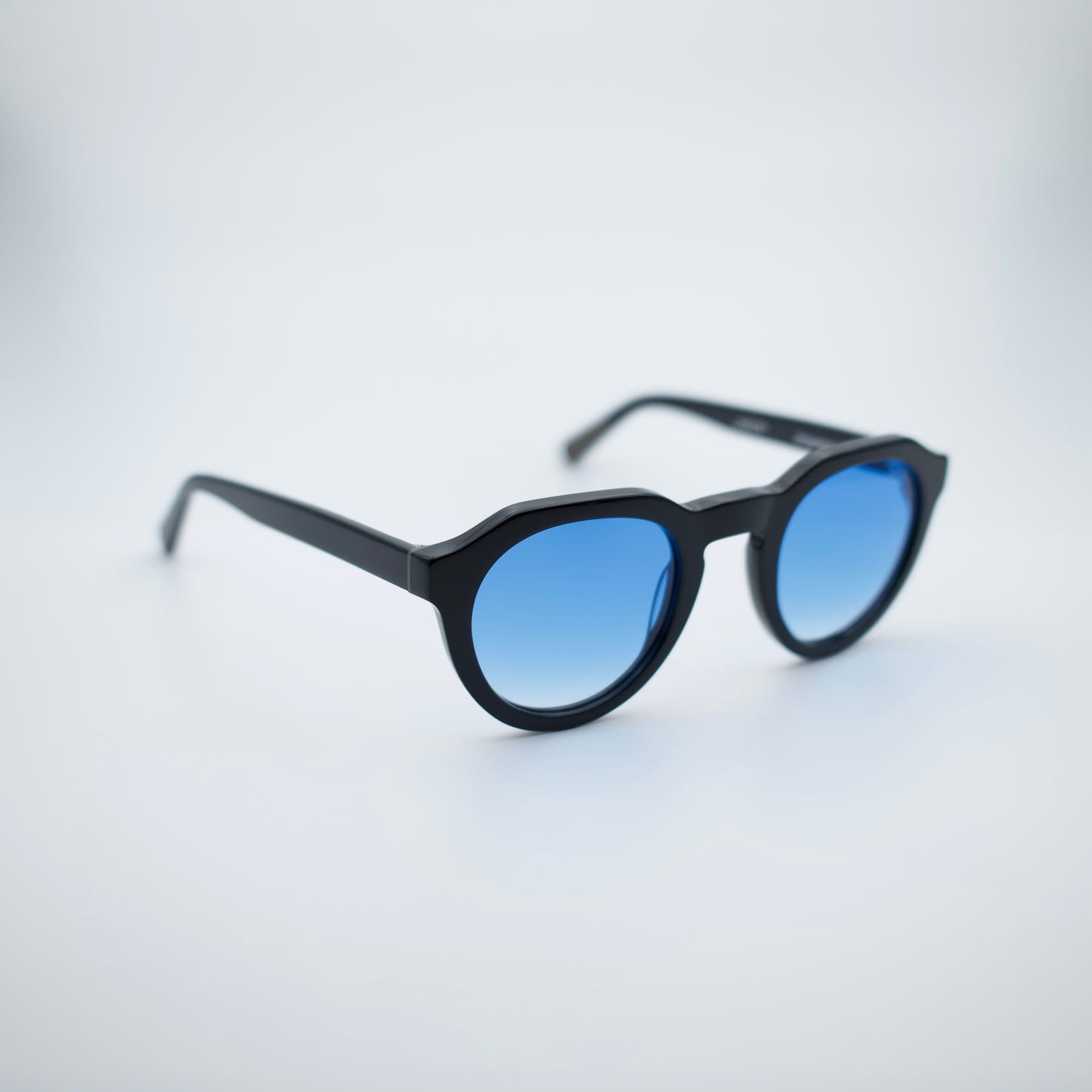 No.2 black